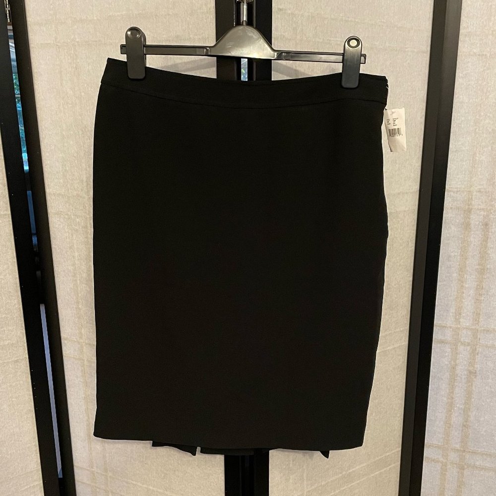 Sutton Studio Black Pleated Back Skirt